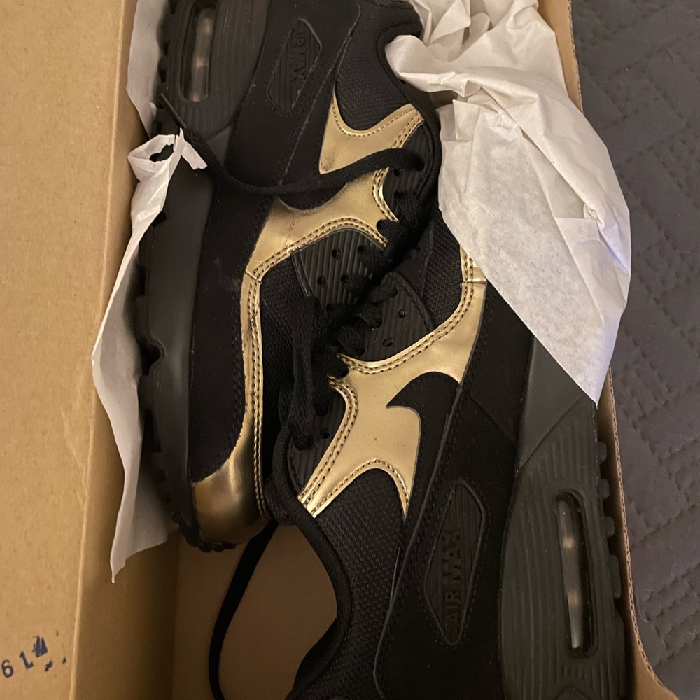 NIKE Air Max 90 Mesh (GS) Gold & Black Sneakers (Size 6.5Y)
